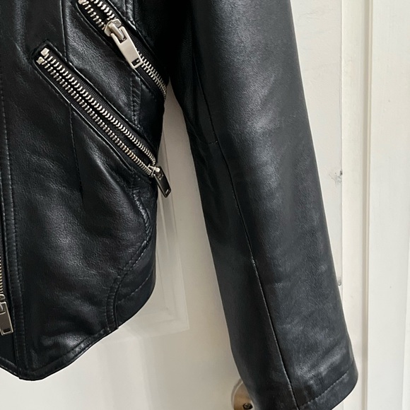 Leather jacket - Picture 3 of 3